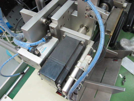 Machine à écrane semi-automatique pour seaux cylindriques
