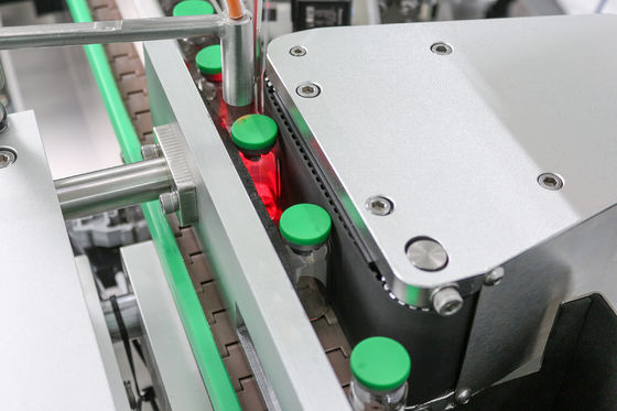 SGS Industrie chimique quotidienne 300 pièces/minute Vertical Automatic Labeler Machine