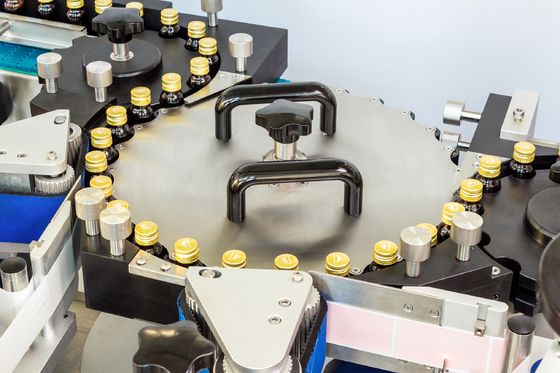 750pcs/min trois points plaçant la machine à étiquettes de bouteille ronde