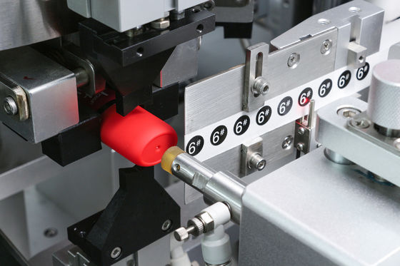 Machine à étiquettes de rouge à lèvres de contrôle de PLC de 2KW 220VAC